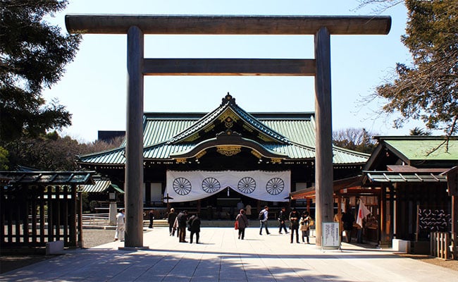 Yasukuni ngoi den gay tranh cai 1