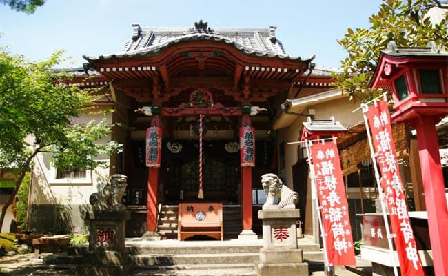 den tho Oiwa Inari 2