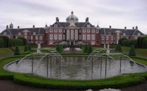 thi tran hoa tulip Huis Ten Bosch 6